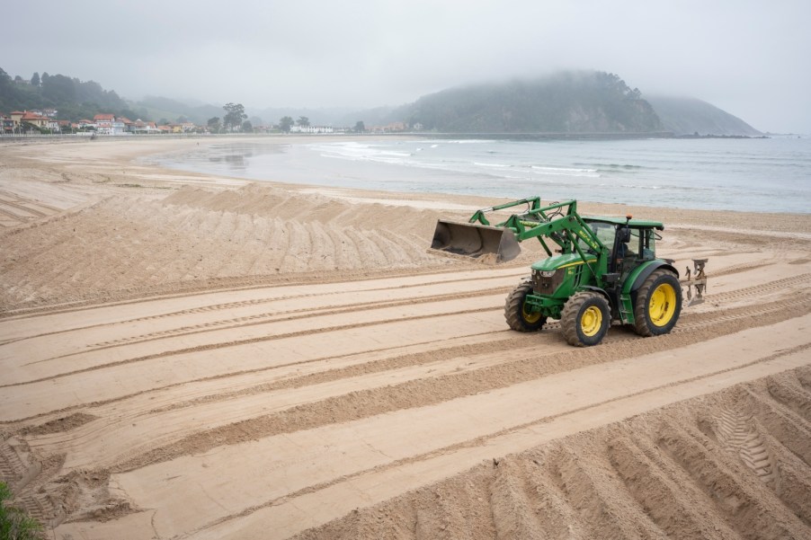 People are hacking John Deere tractors like this one