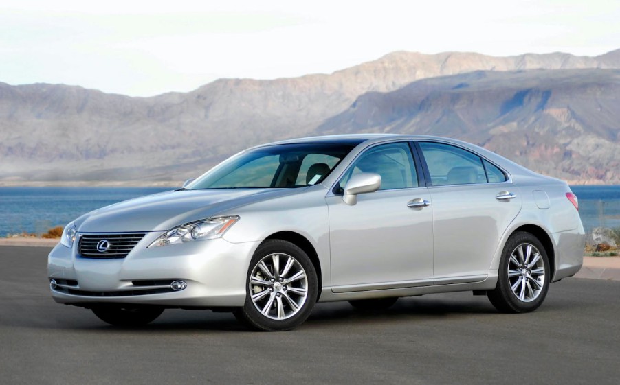 A 2007 Lexus ES in silver.