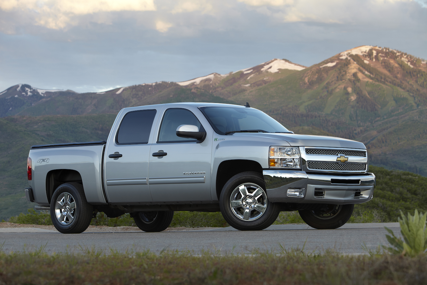 Promo photo of General Motors most recent hybrid pickup truck, the 2012 Chevrolet Silverado.