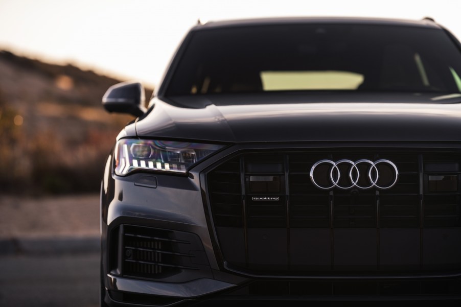 2021 AudiQ7, a midsize luxury SUV facing forward