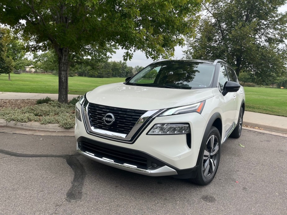 2022 Nissan Rogue Platinum exterior