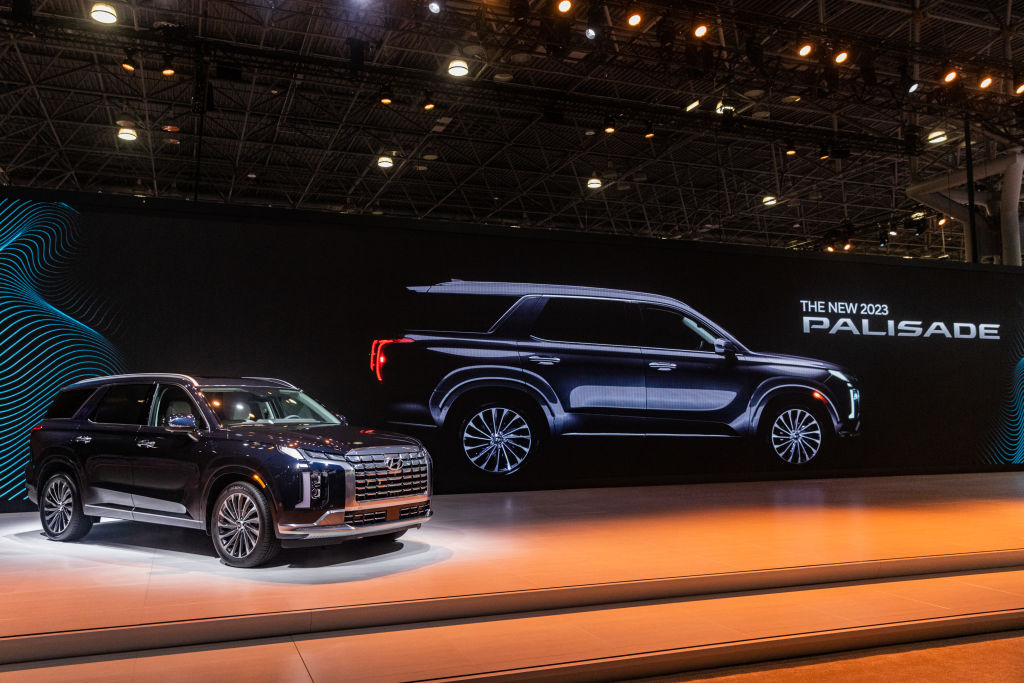 A 2023 Hyundai Palisade at a car show