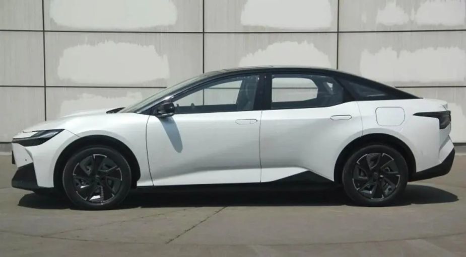 Toyota b3z EV 