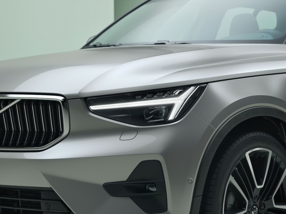 A silver 2023 Volvo XC40. 