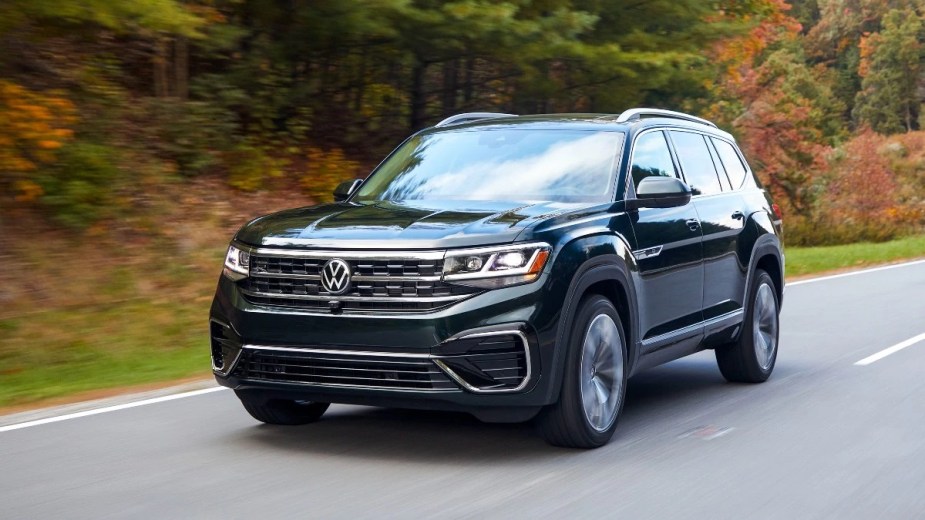 Front angle view of Tourmaline Blue Metallic 2023 VW Atlas midsize SUV