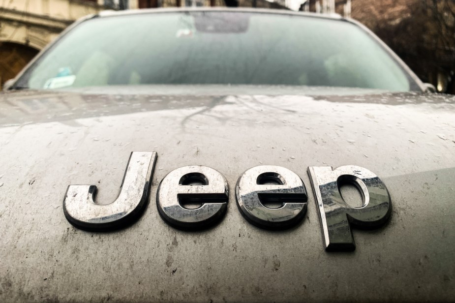 Jeep logo, maker of the Jeep Grand Cherokee WK2. 