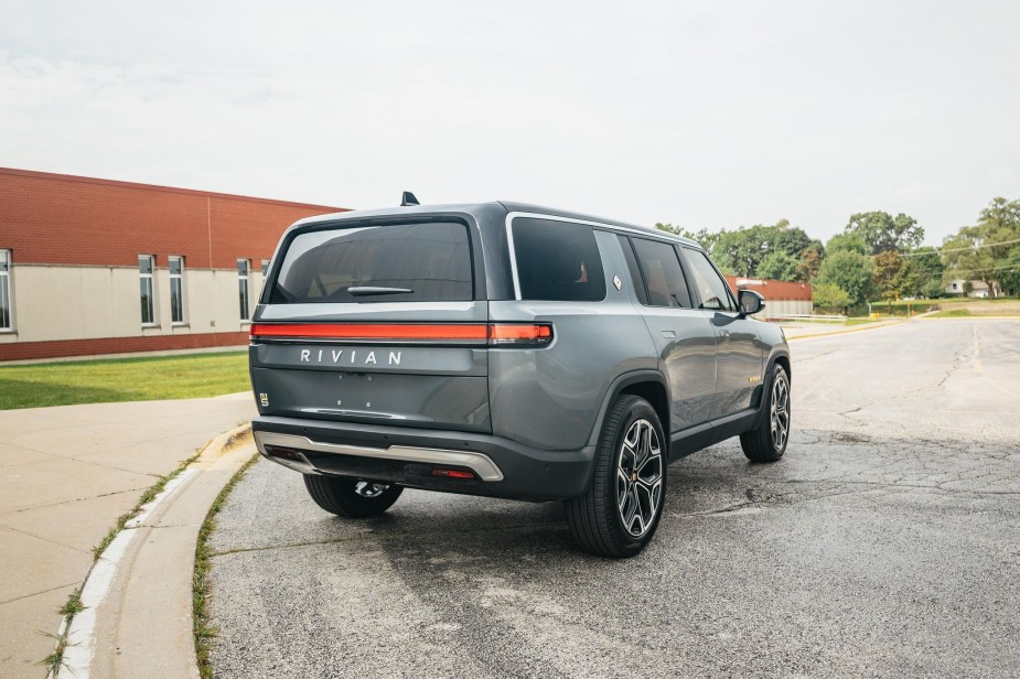 2023 Rivian R1S 