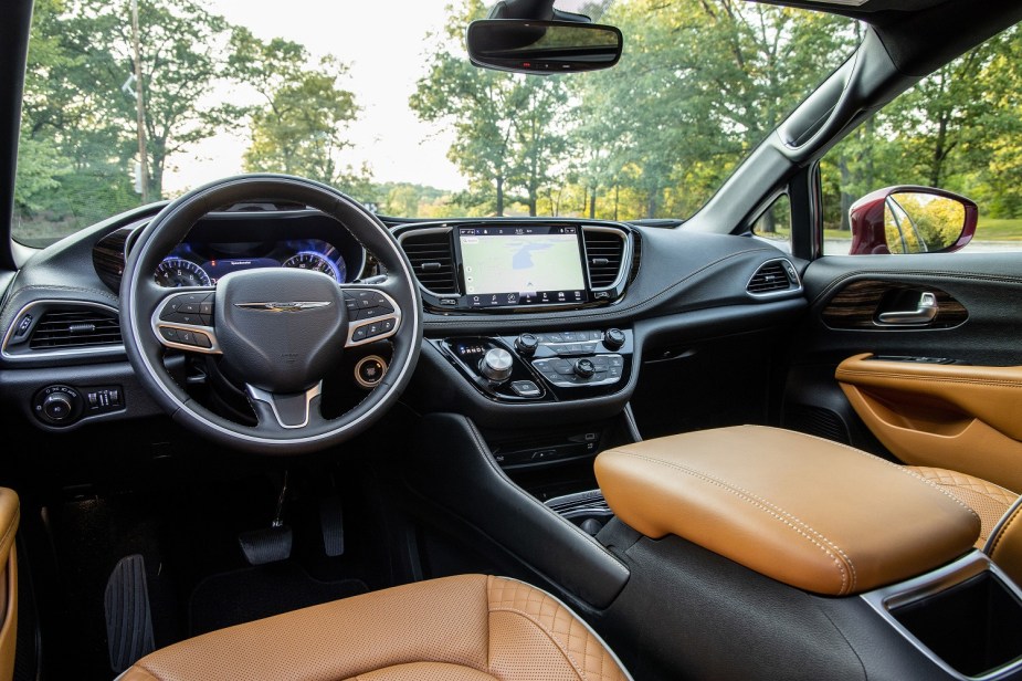 2022 Chrysler Pacifica Hybrid interior