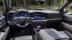 2023 Chevy Silverado: wireless Apple CarPlay