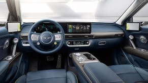 2023 Genesis GV60: Android Auto