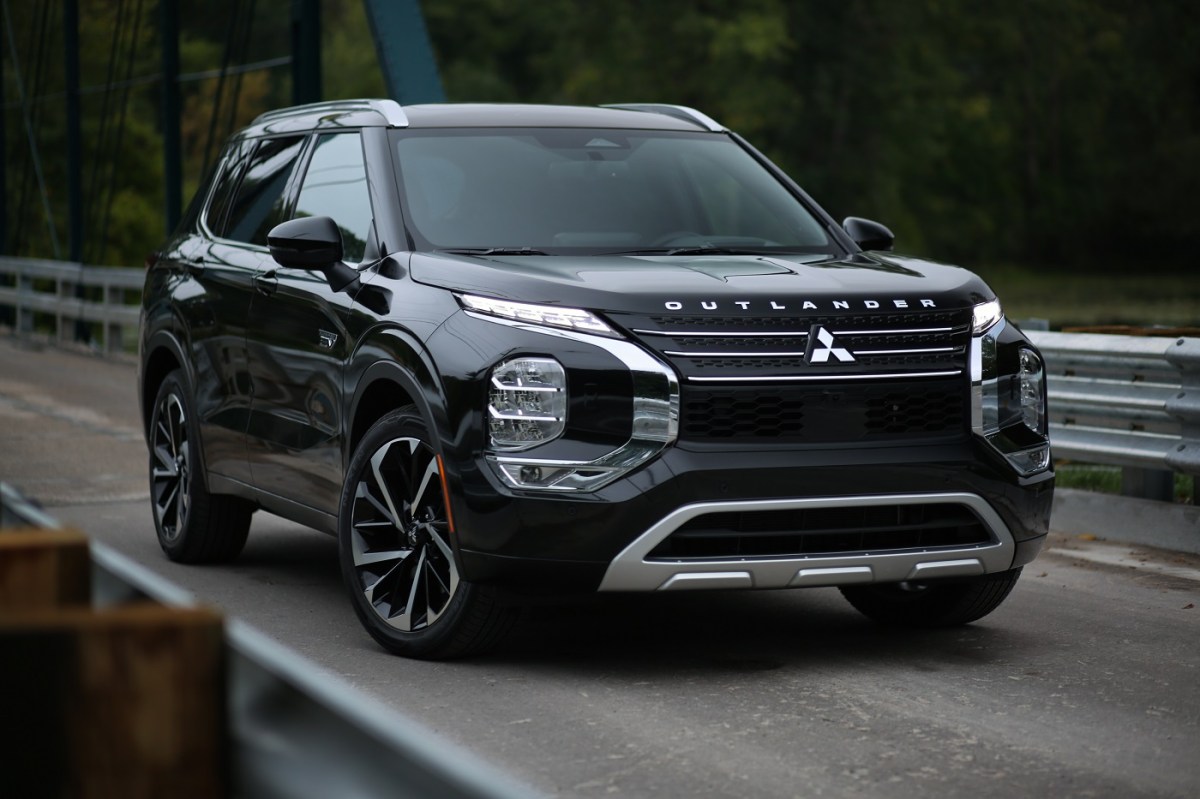 A black 2023 Mitsubishi Outlander PHEV