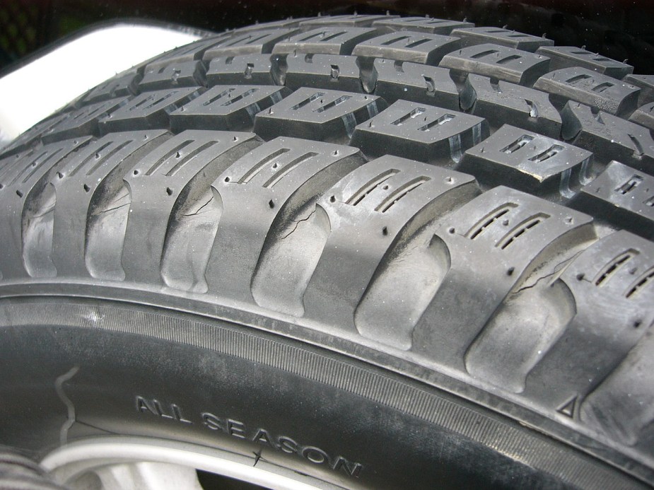 All-season tire tread