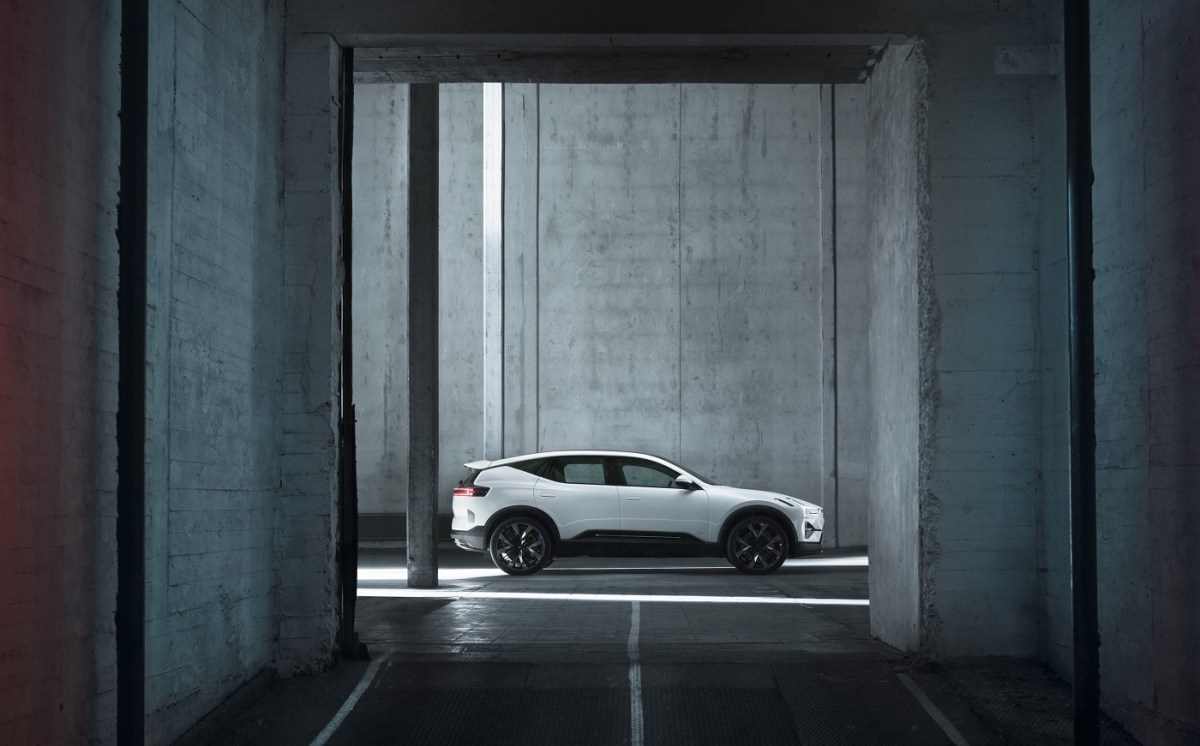 2023 Polestar 3 side view in white