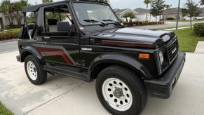 1988 Suzuki Samurai in blakc