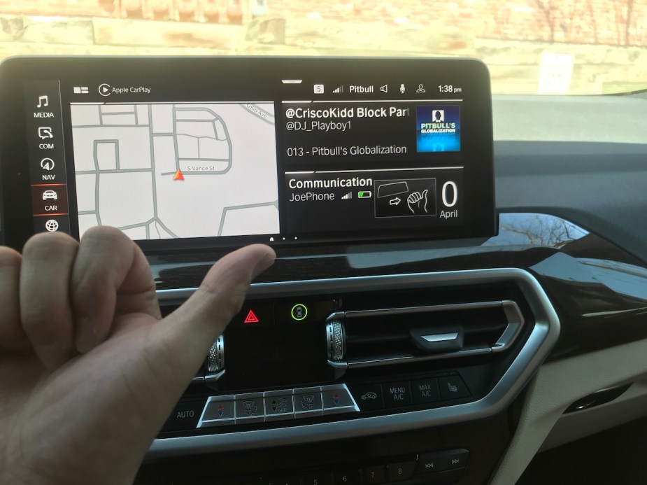 2022 BMW X3 infotainment