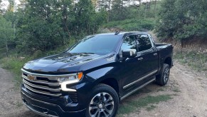 2022 Chevrolet Silverado Front view