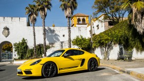 2022 Porsche 718 Cayman T