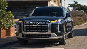 A blue 2023 Hyundai Palisade.