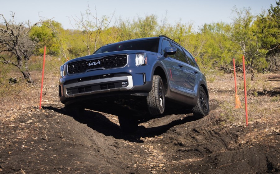 2023 Kia Telluride off-roading trim