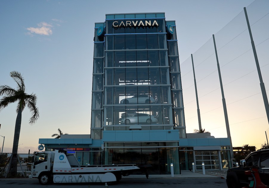 Carvana kiosk that may not be doing well considering Carvana's problems.