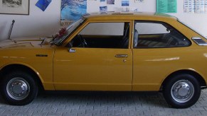 1973 toyota corolla sr5 in yellow