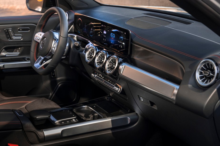 2022 Mercedes-Benz EQB 300 dashboard