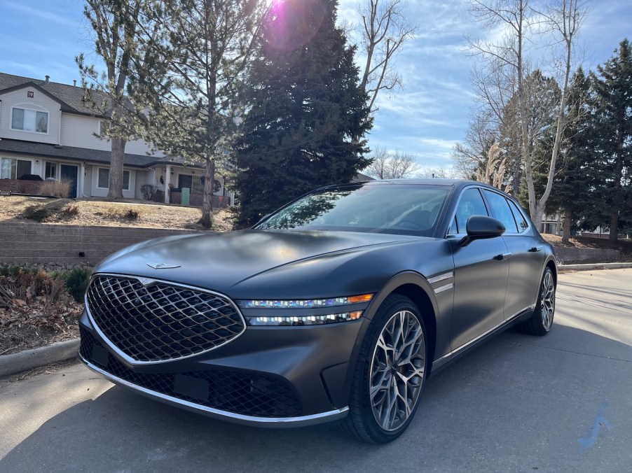 2023 Genesis G90