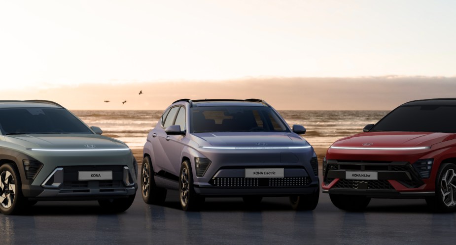 Three 2024 Hyundai Kona models are parked. 