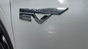 2023 Mitsubishi Outlander EV emblem