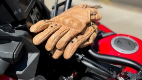 Fogy Garage Urus Chief gloves in brown leather