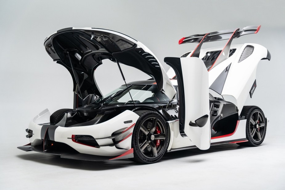 The Koenigsegg One:1 is a world class hypercar. 