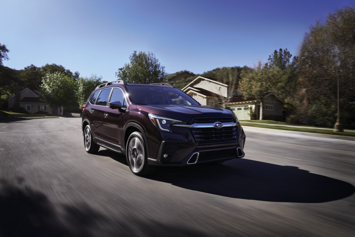 These popular three-row SUVs include the Subaru Ascent. 