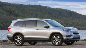 The safest midsize SUVs of 2017 include this Honda Pilot