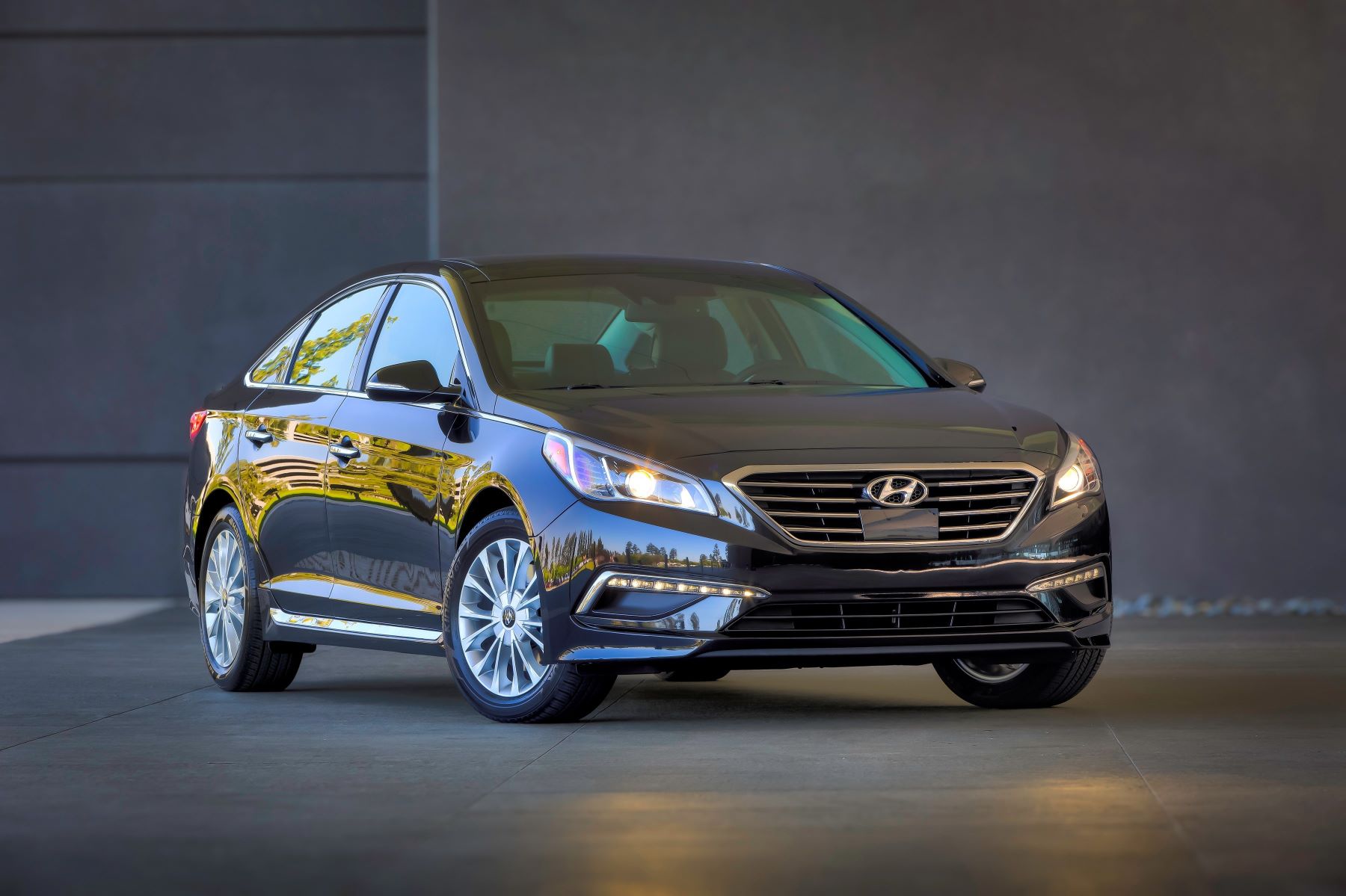 A 2015 Hyundai Sonata compact sedan model