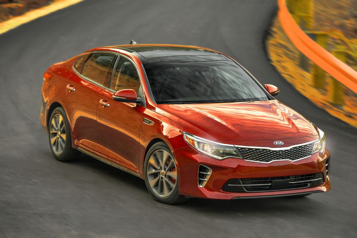 2016 Kia Optima vs 2016 Toyota Camry