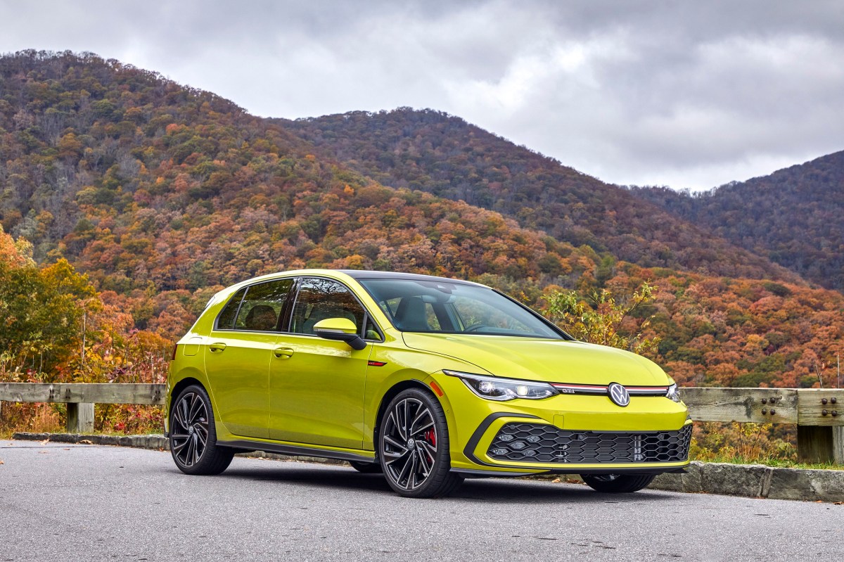 2022 Volkswagen Golf GTI front