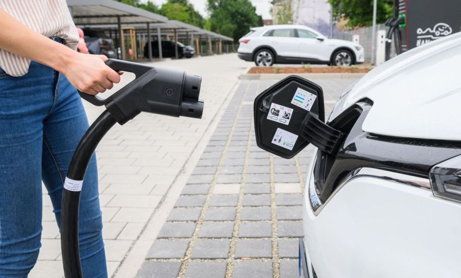 DC Fast Charging/a Level 3 Charger used on a Renault Zoe electric car at Enercity