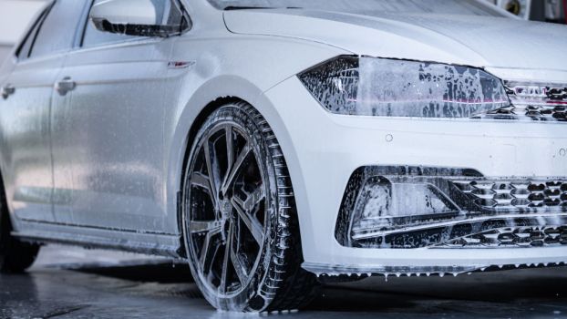 5 Ways to Wash Your Car in Winter