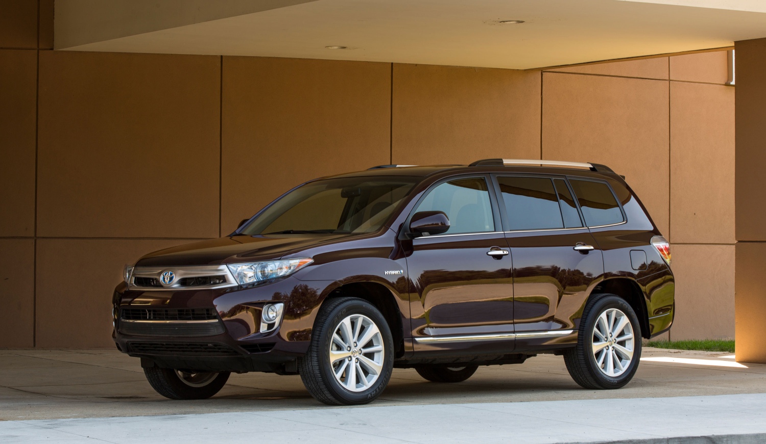 Used SUVs under $20,000 include this 2013 Toyota Highlander Hybrid