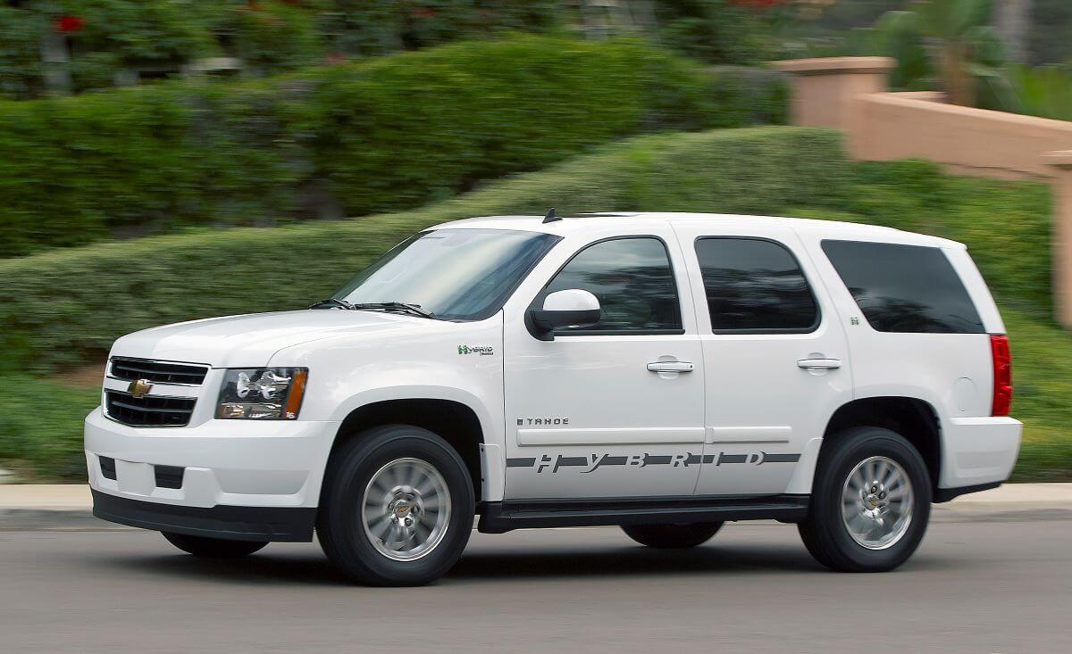 A white 2008 Chevrolet Tahoe Hybrid full-size SUV model