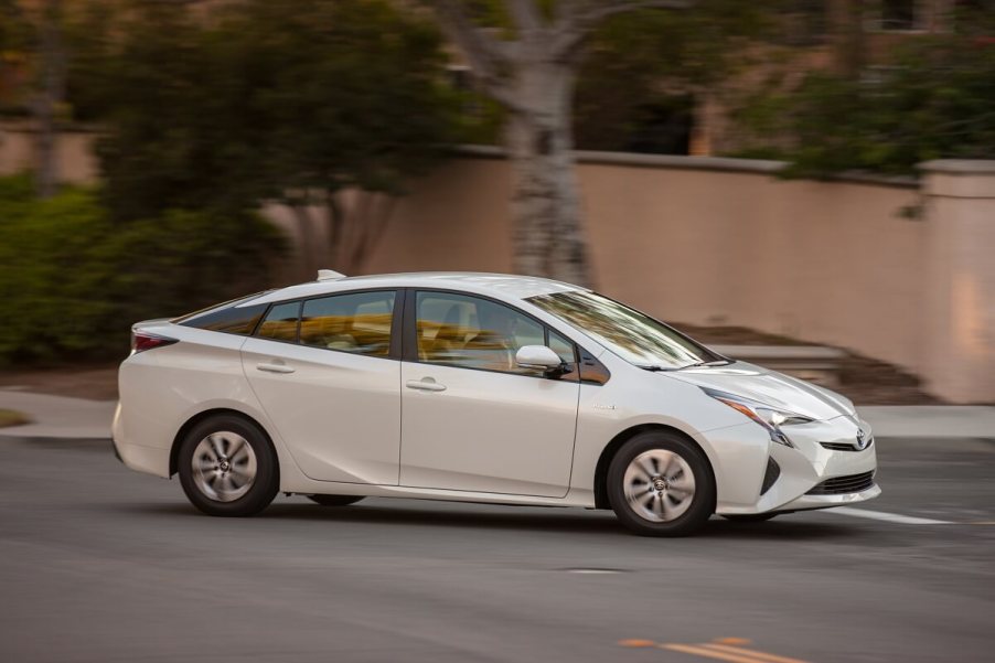 2017 Toyota Prius Two white