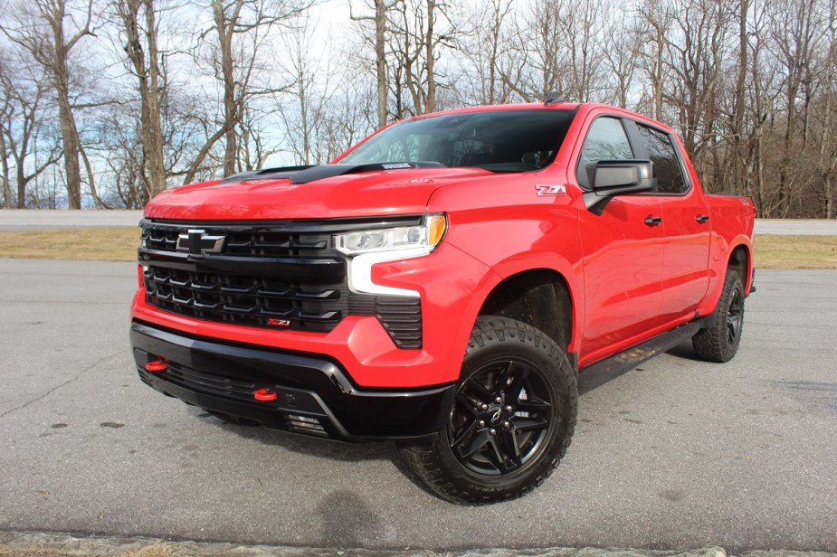 2023 Chevy Silvardo 1500 Trail Boss Durmax Diesel vs. Toyota Tundra Hybrid