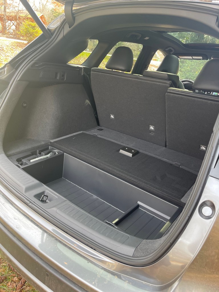 2023 Infinti QX50 cargo space