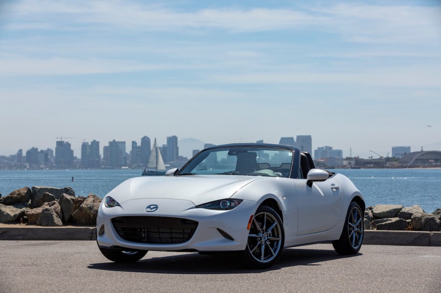 2023 Mazda Miata white