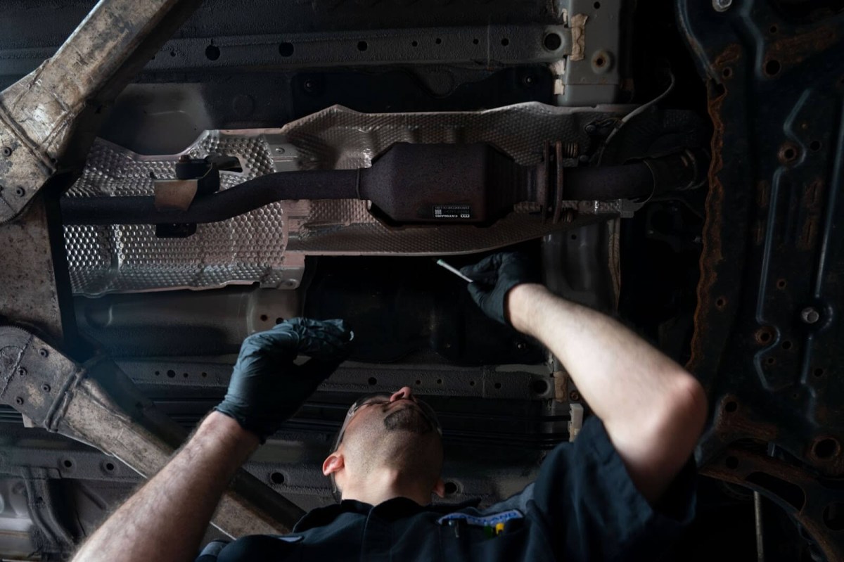 Find quality mechanics like this to help make your car last over 250,000 miles