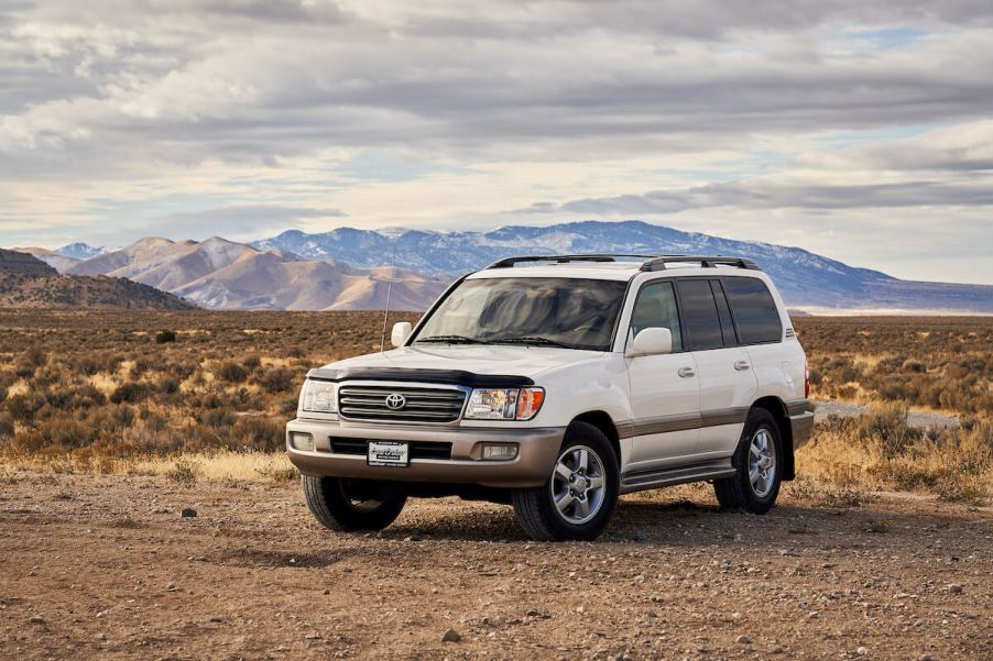 Land Cruiser 100 Series front