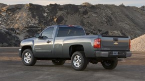 The best full size pickup trucks include this 2009 Chevrolet Silverado