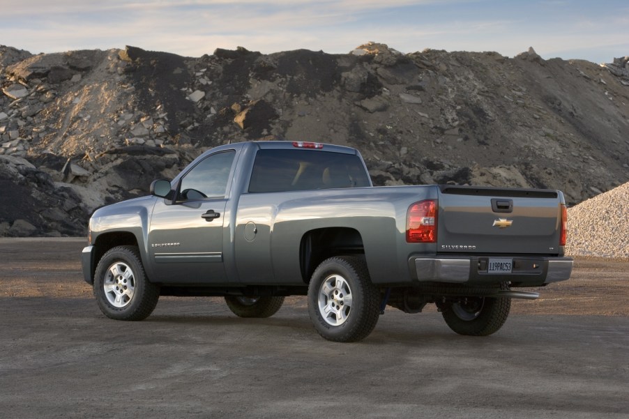 The best full size pickup trucks include this 2009 Chevrolet Silverado