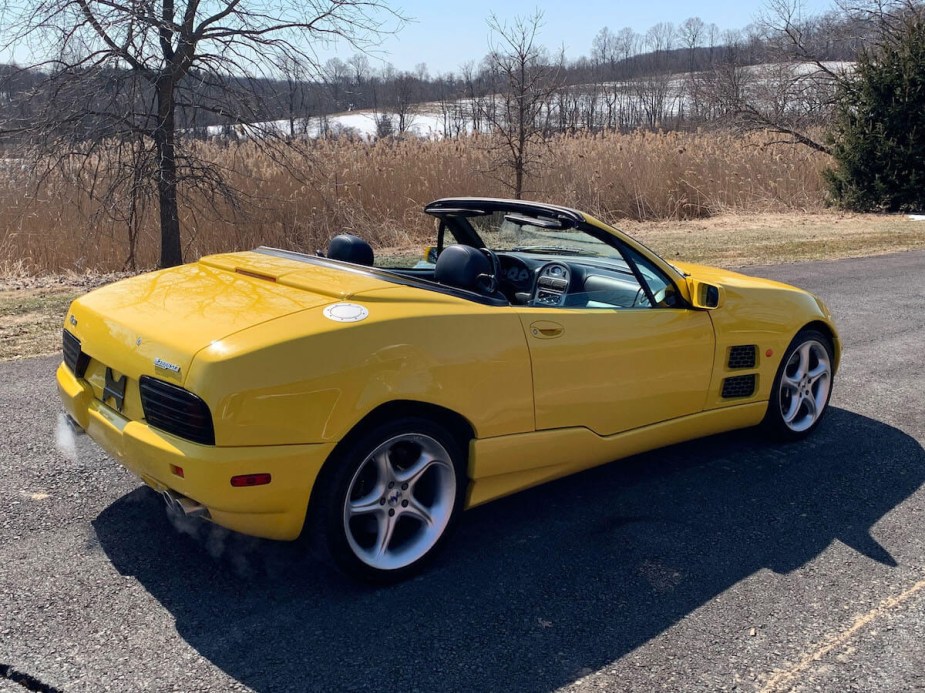 2001 Qvale Mangusta yellow