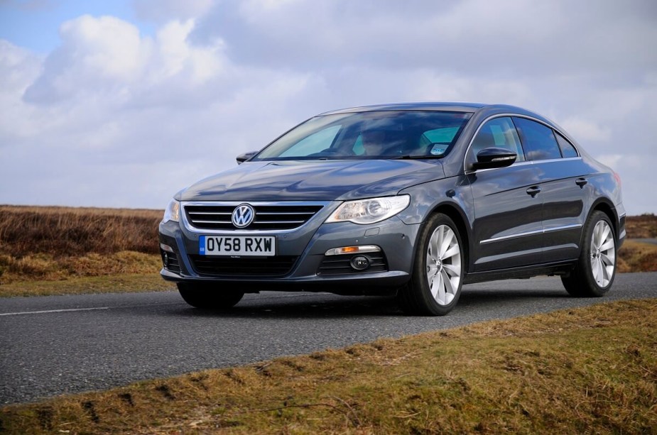 2009 Volkswagen Passat gray